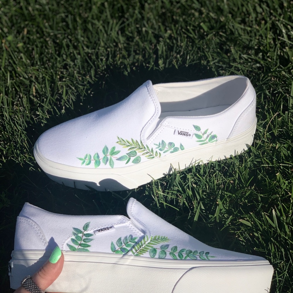 Handpainted custom vans - Picture 3 of 5